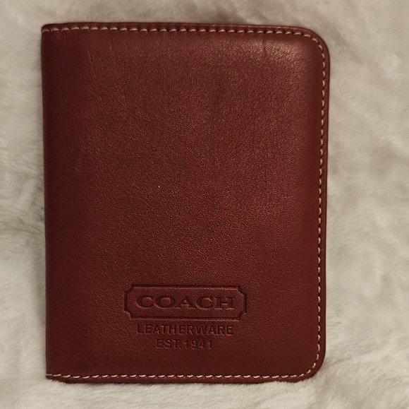 COACH 100% LEATHER PHOTO ALBUM BOOK FOR THOSE TREASURED FAMILY & FRIEND PHOTO's - Picture 2 of 6